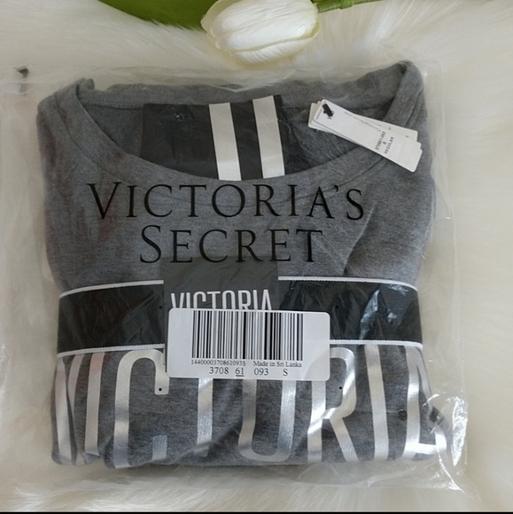 Victoria's Secret Limited Edition Sport Outfit Set - Picture 2 of 5
